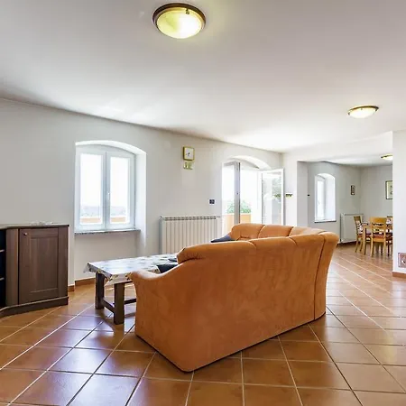 Guido Apartman *