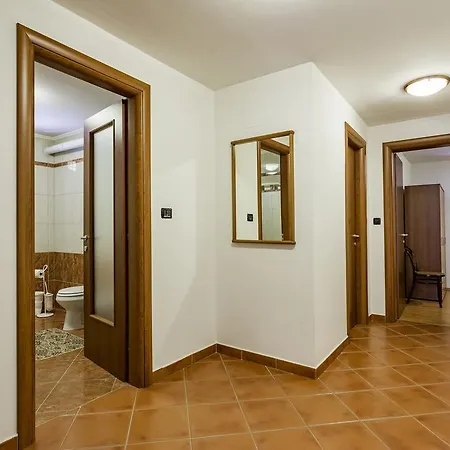Guido Apartment *